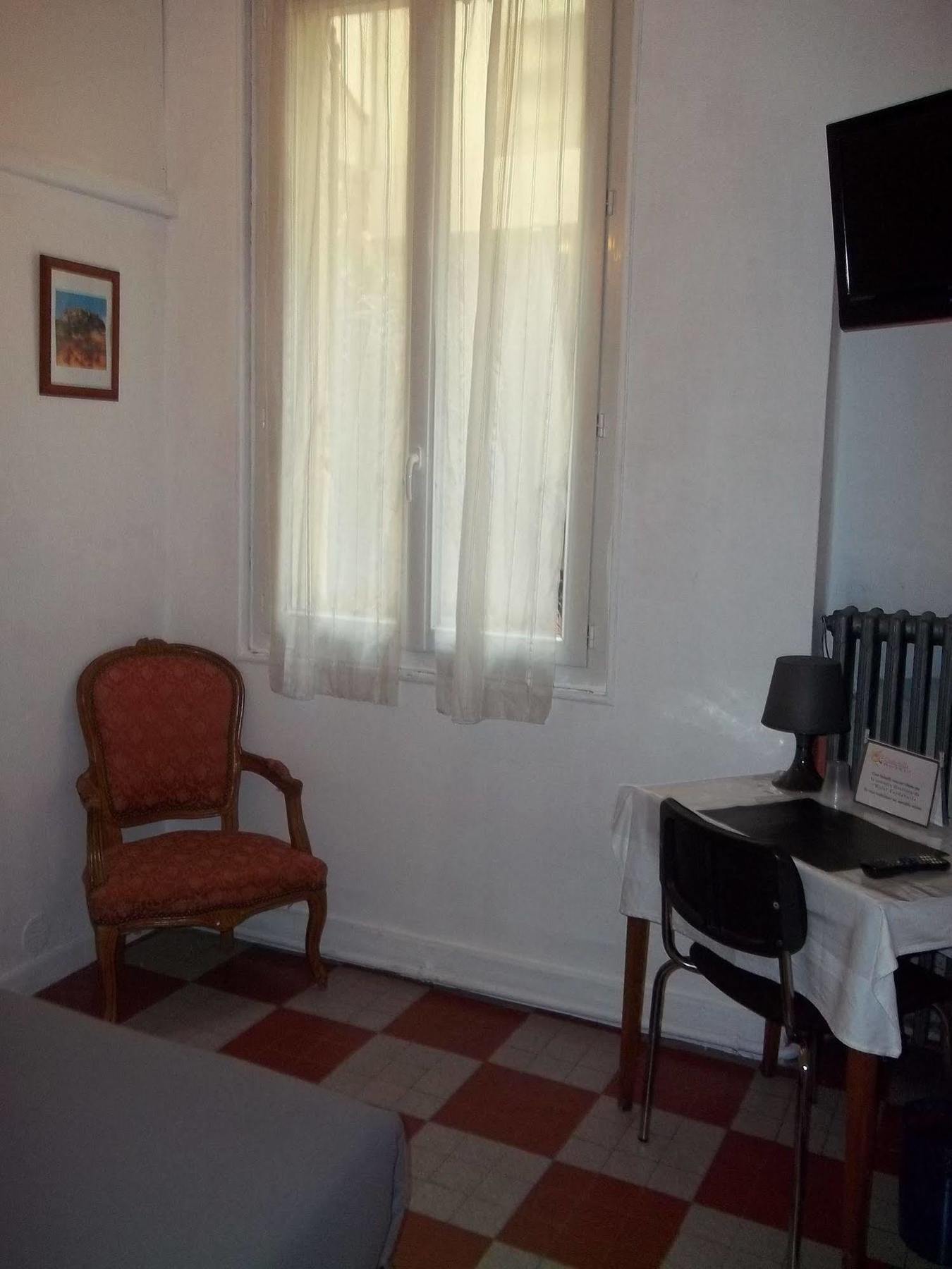 Hotel Innova Cardabella Avignon Exteriör bild