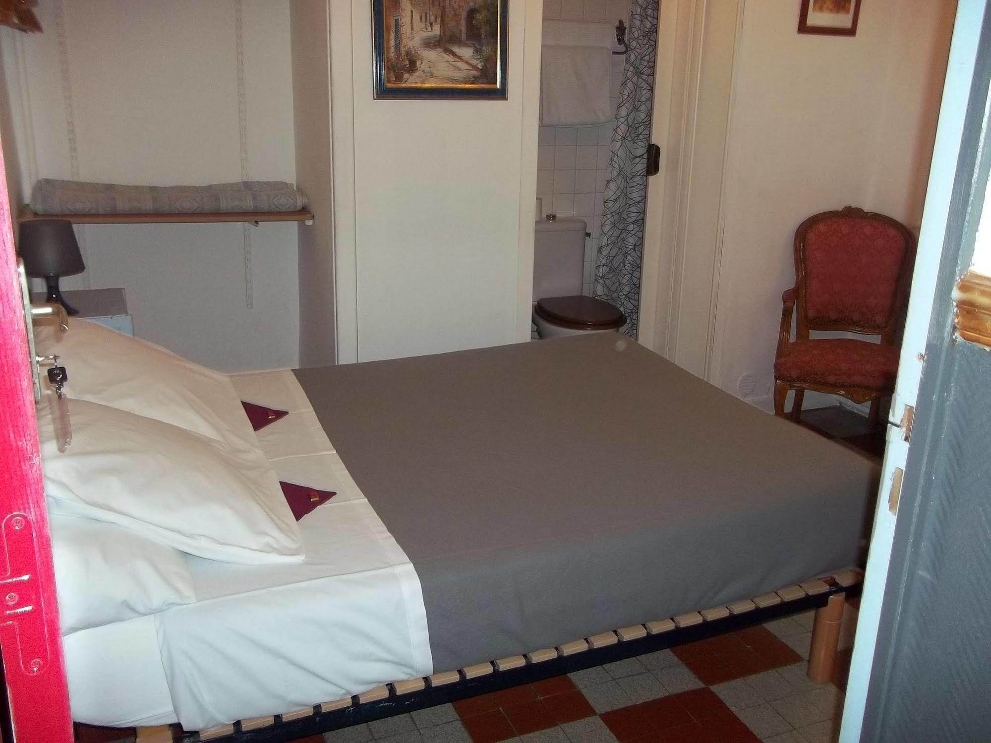 Hotel Innova Cardabella Avignon Exteriör bild
