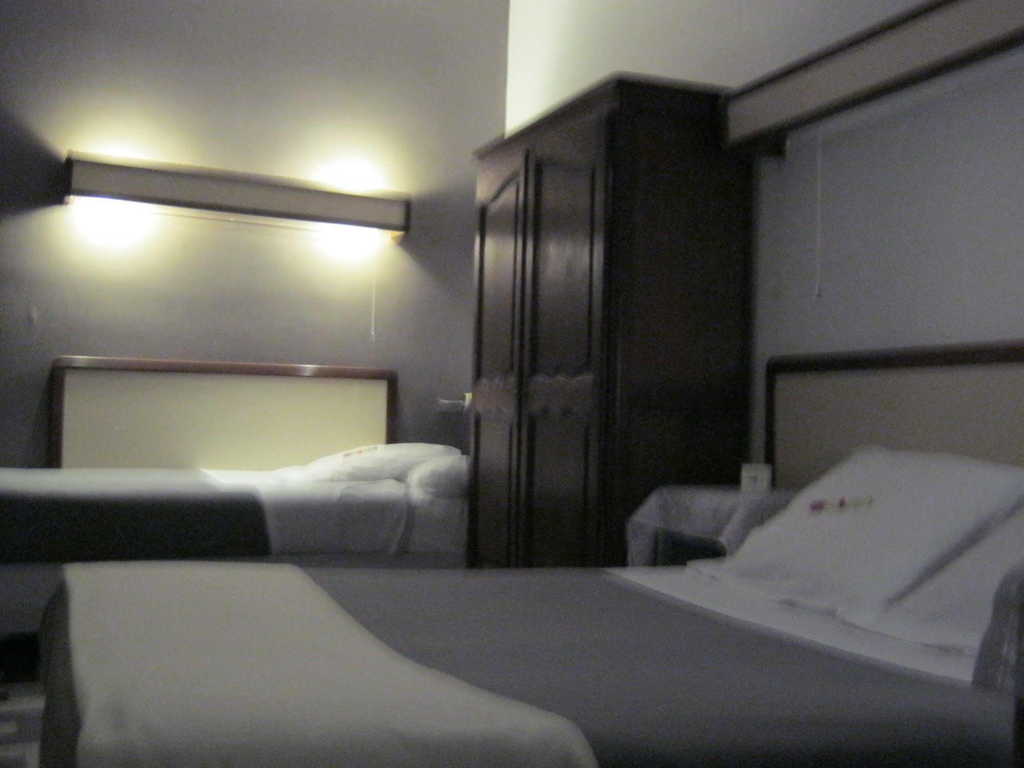 Hotel Innova Cardabella Avignon Exteriör bild